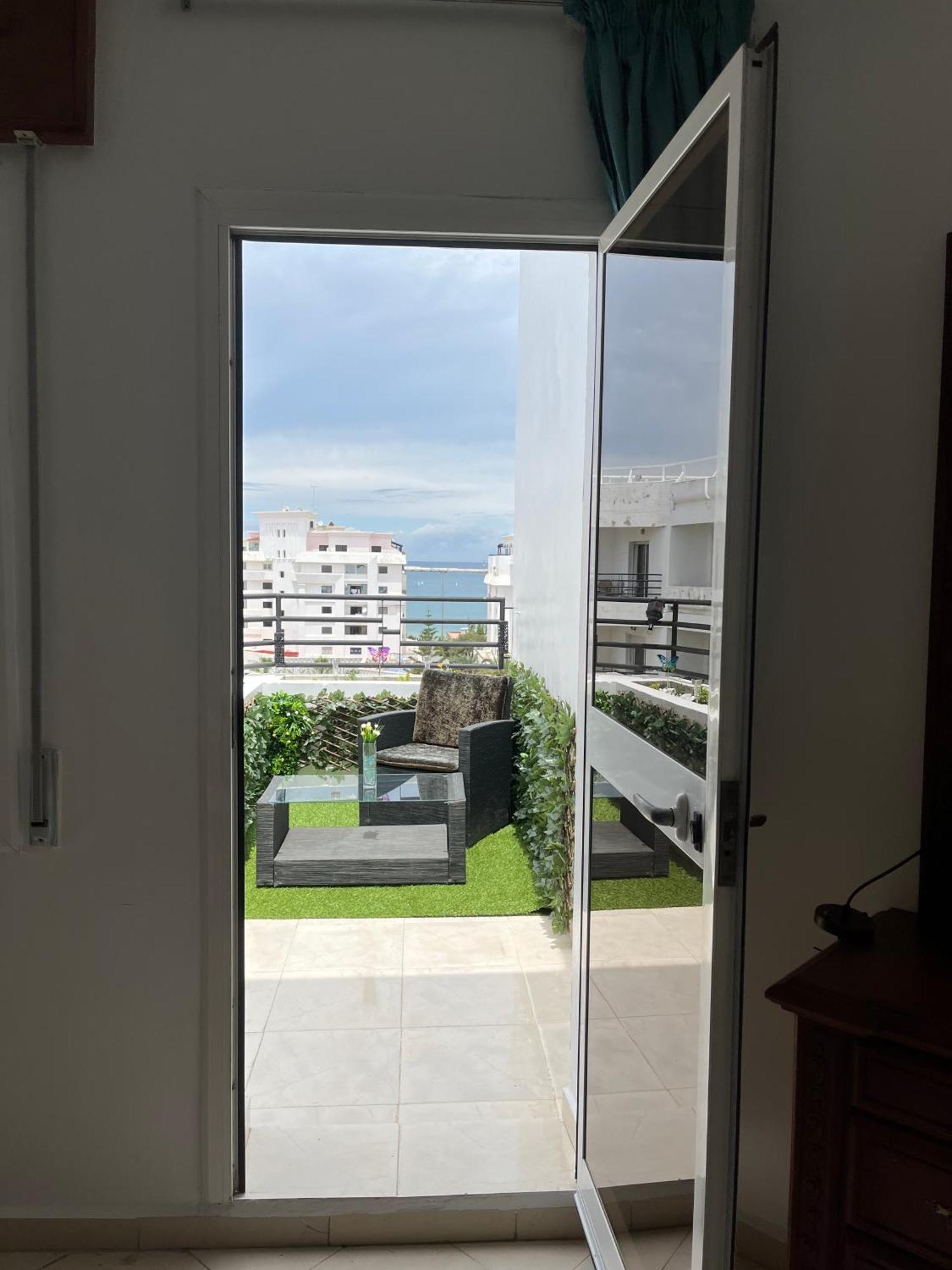 Bright Apartment With Sea View, Few Steps Away From The Tgv Tanger Buitenkant foto